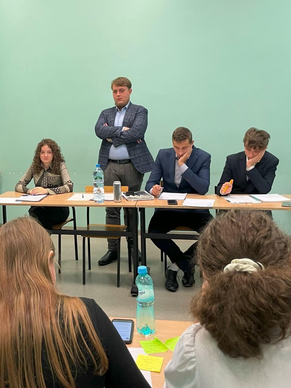 Reprezentacja Uniwersytetu SWPS podczas debaty oksfordzkiej.