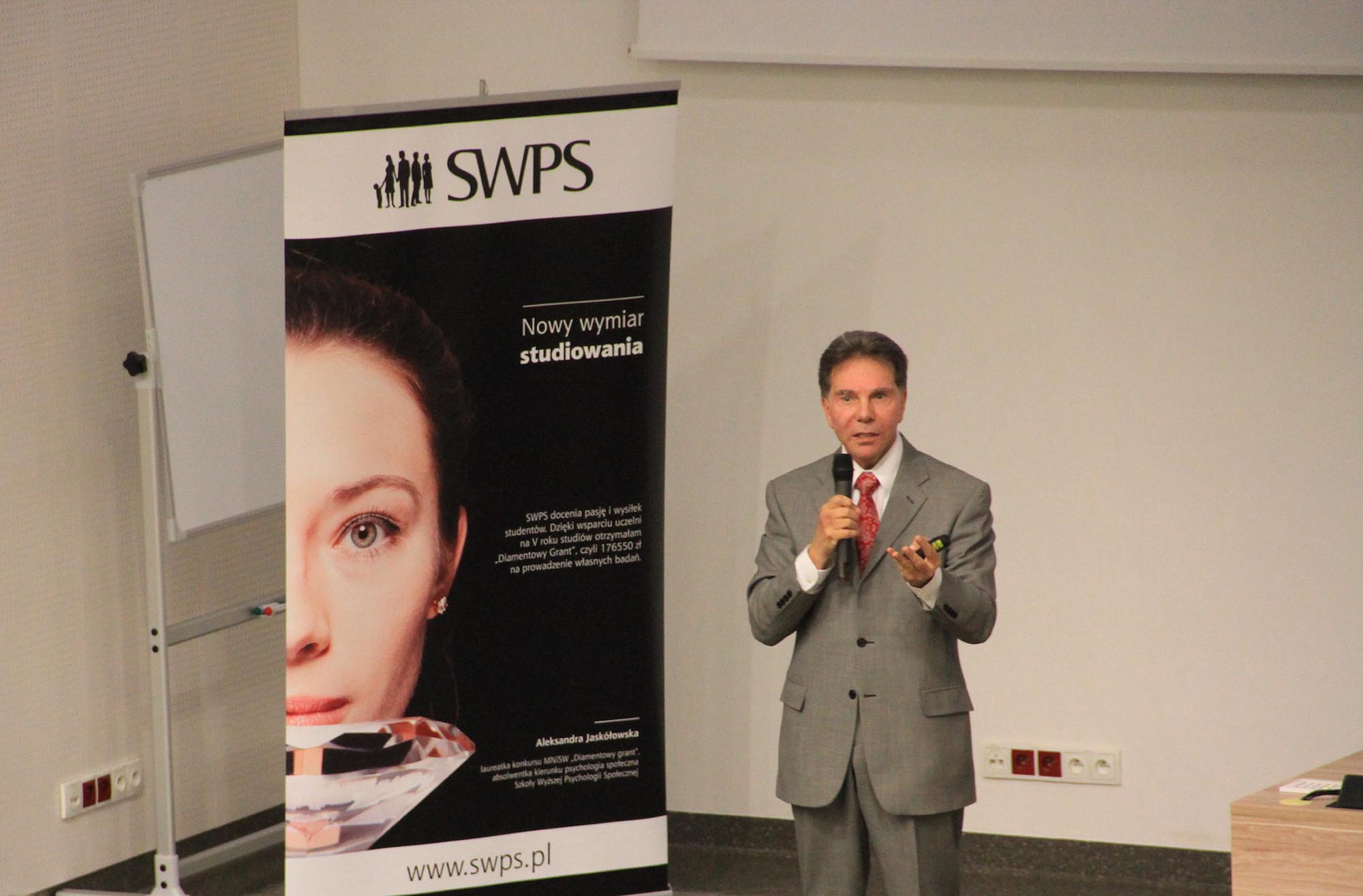 Profesor Cialdini doktorem honoris causa SWPS