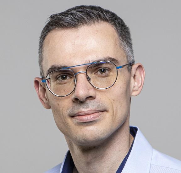 BIO Bartosz Piasecki