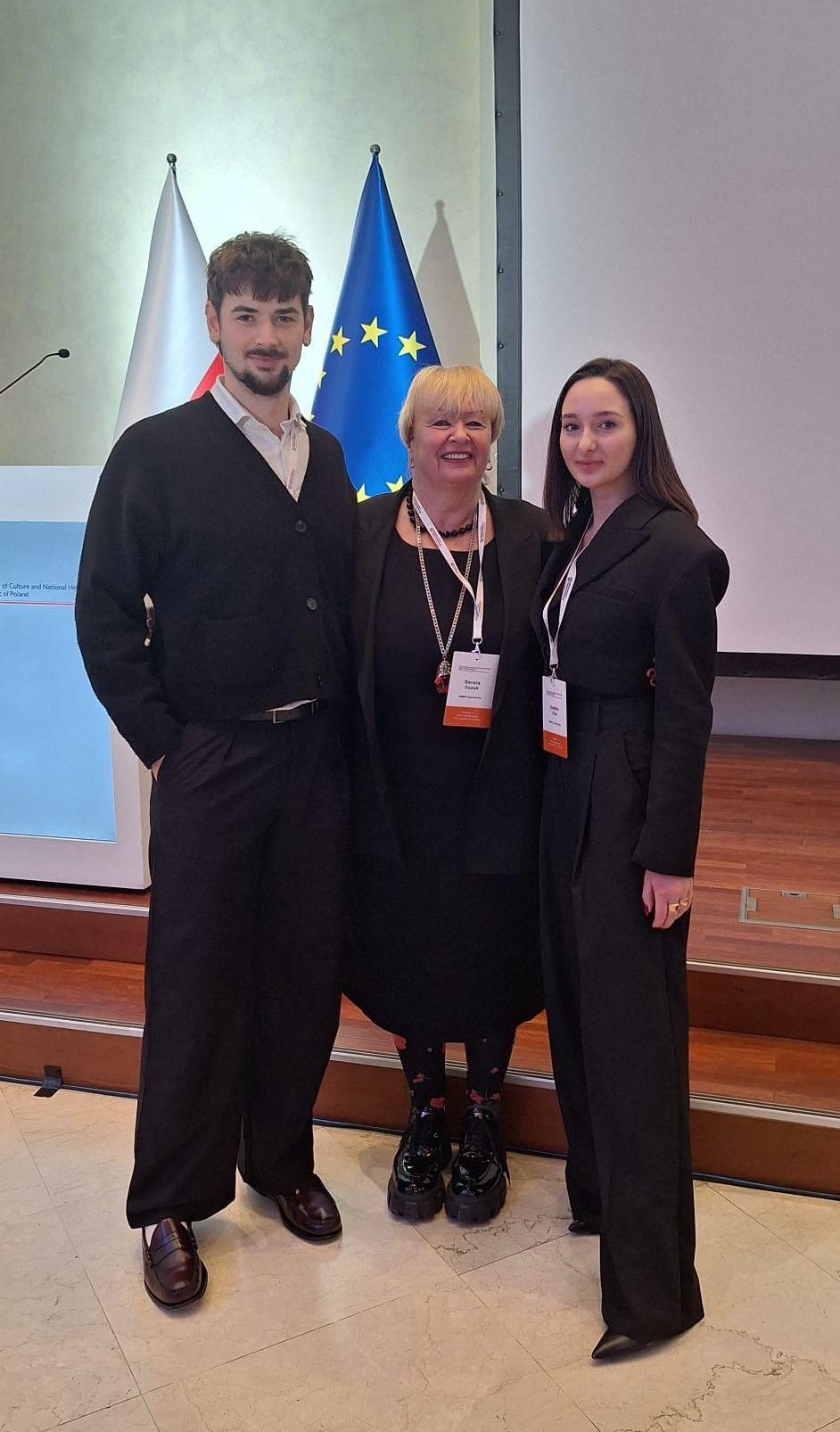 Profesor Dorota Ilczuk wraz z zespołem CBnGK