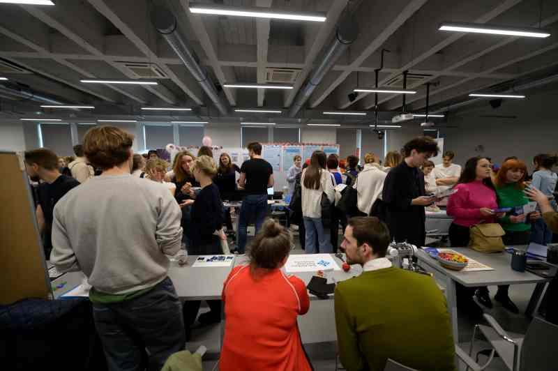 Studenci podczas dnia ERUA na Uniwersytecie SWPS w Warszawie