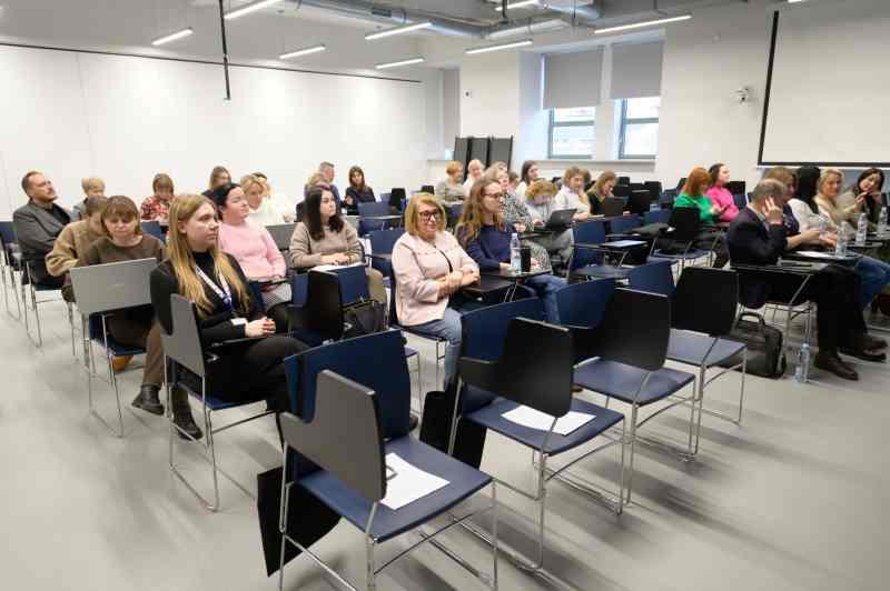 Uczestnicy obchodów Dnia ERUA na Uniwersytecie SWPS w Warszawie