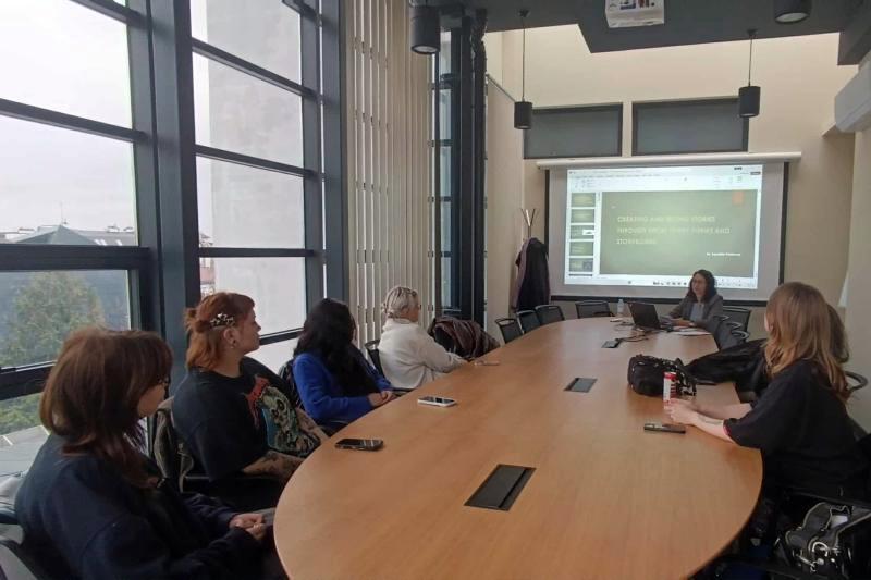 Wykład podczas seminarium  „Szum wizualny jako problem współczesnej urbanizacji" w NBU