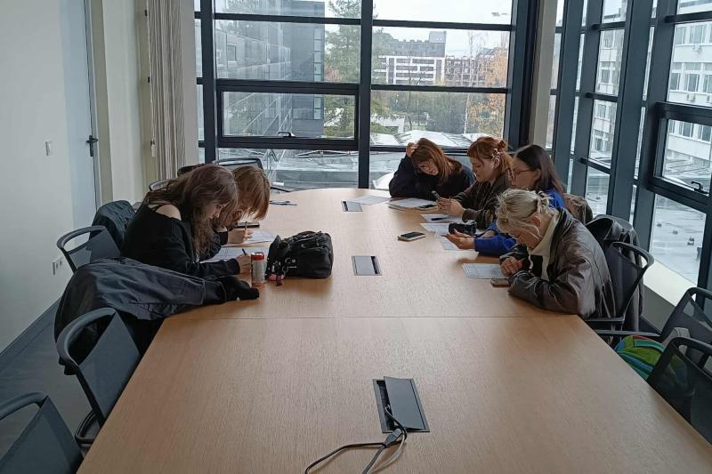 Studentki z USWPS podczas pracy projektowej w NBU