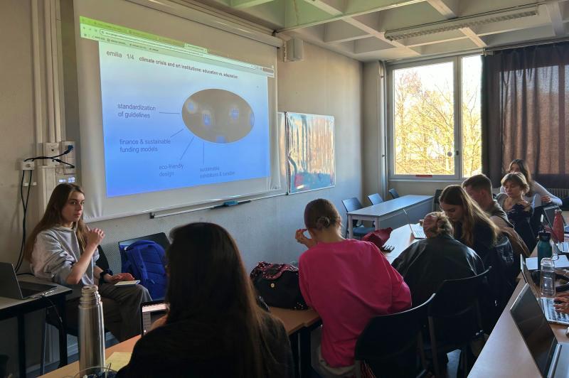 Studenci z USWPS na wykładzie na Uniwersytecie Paris 8