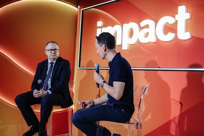 Profesor Adam Bodnar i Wawrzyniec Smoczyński podczas dyskusji na Impact 2024