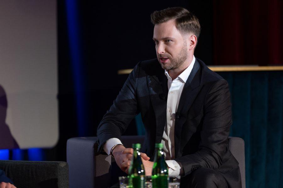 Radomir Wit, uczestnik debaty podczas gali Młodzieżowego Konkursu Dziennikarskiego Radia ZET