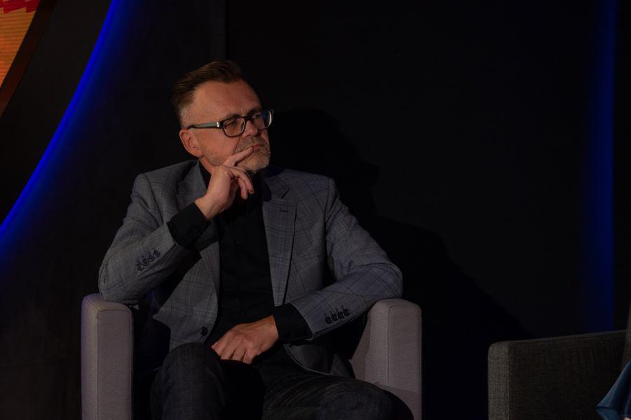 Robert Feluś, uczestnik debaty podczas gali Młodzieżowego Konkursu Dziennikarskiego Radia ZET